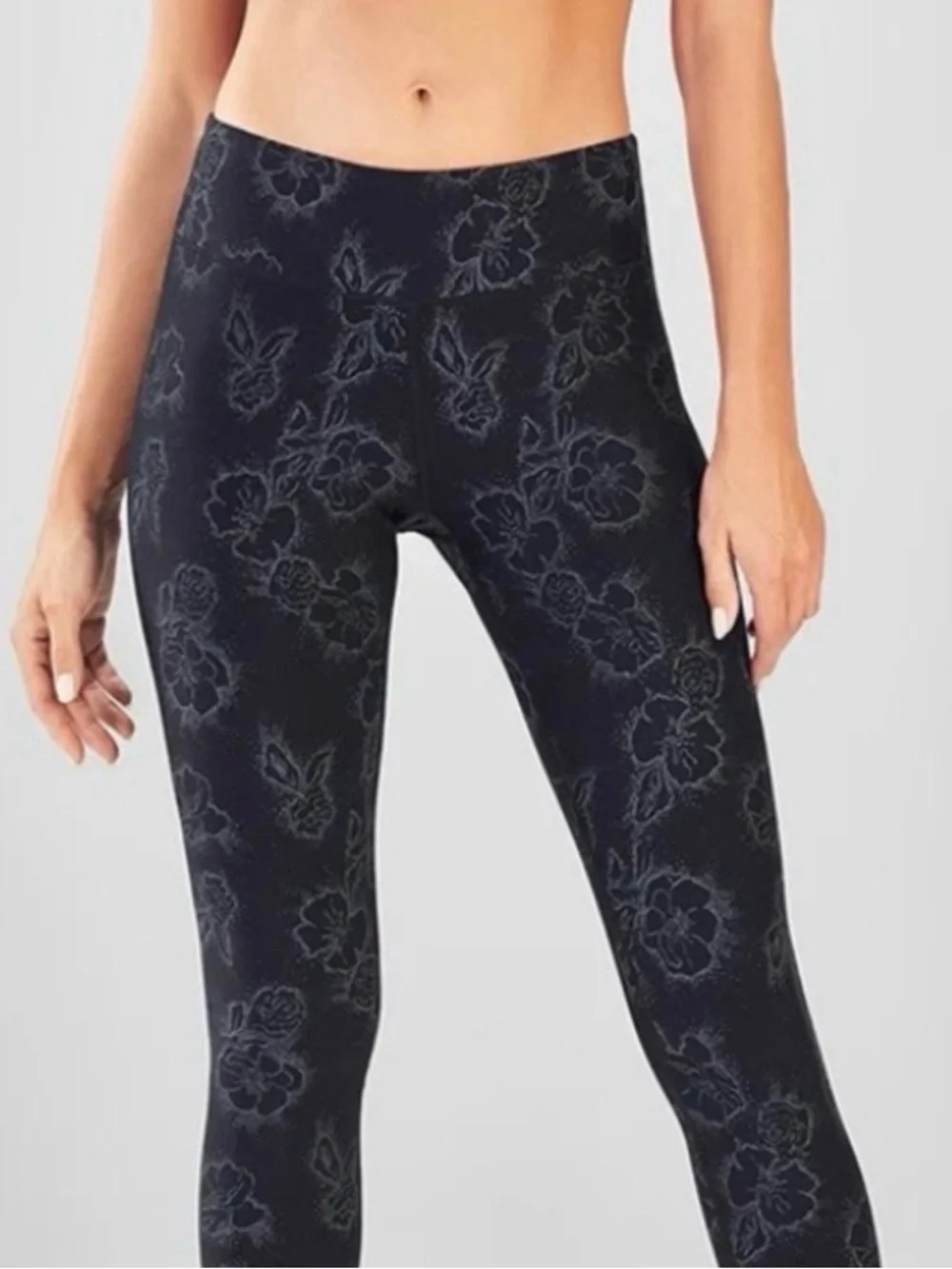Fabletics Define PowerHold High-Waisted 7/8 Black Outlined Floral Leggings, L - Picture 3 of 10